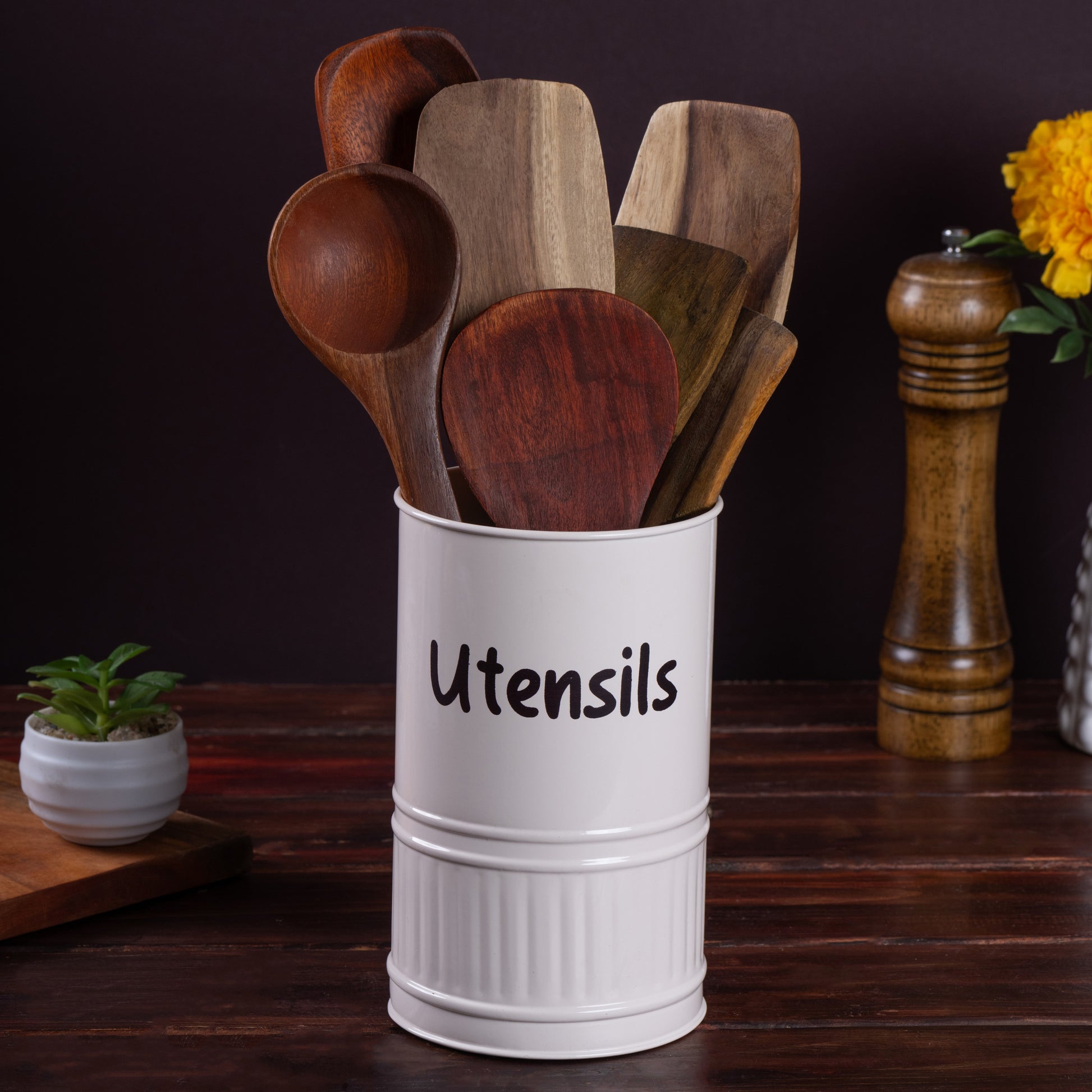 cream-v | Neo-Modern Utensil Holder for Kitchen & Countertop | Metal Stand & Caddy Organizer for Spatula, Ladle & Spoons